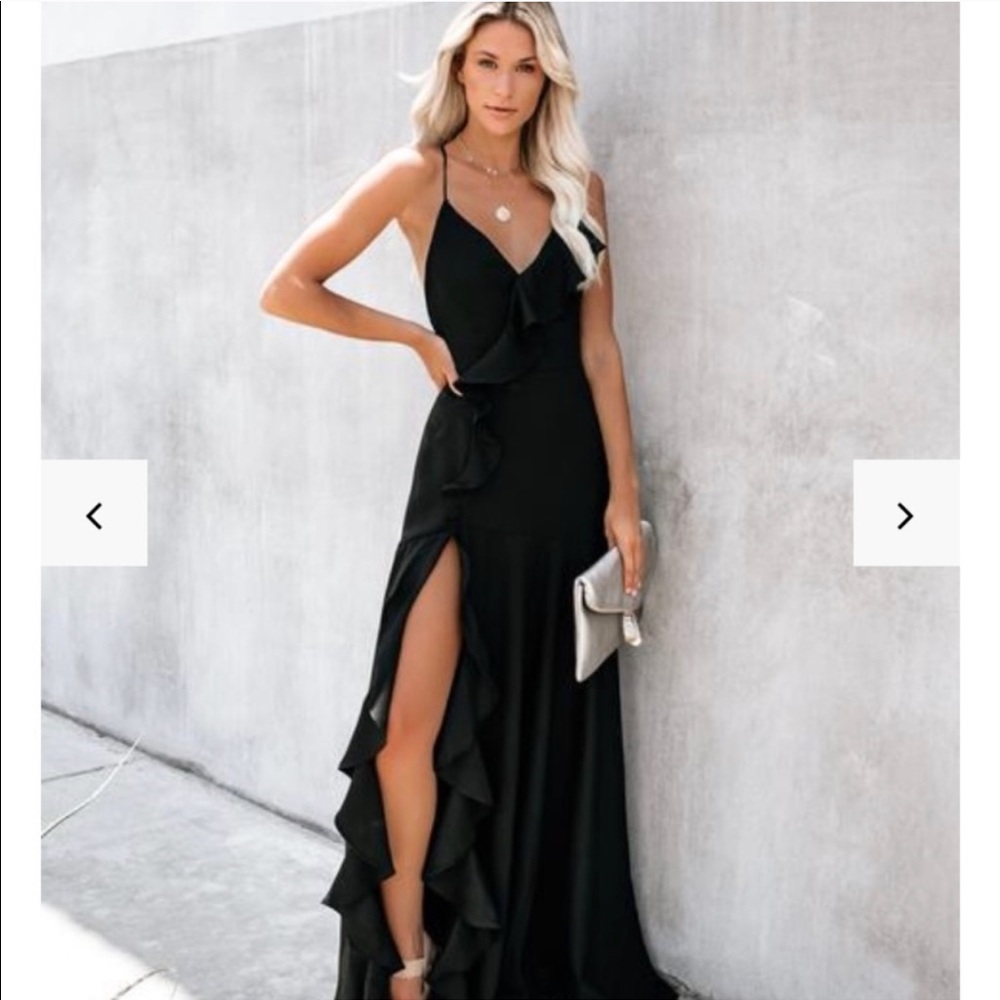 VICI black grown. NWT